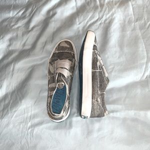 blowfish slip on shoes